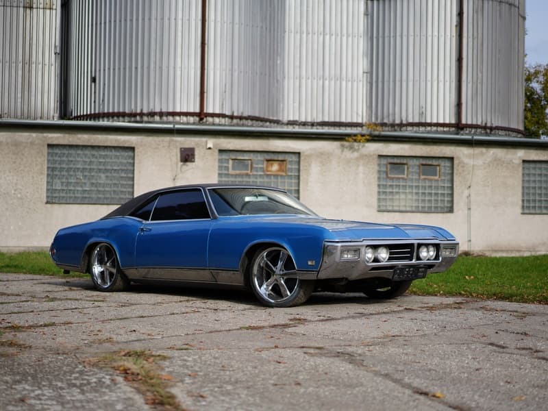 Zážitek - Jízda veteránem Buick Riviera 1969 Co dělat v Praze? Vyrazte za zážitky - doporučení od Chytrej dárek (1 290 Kč)